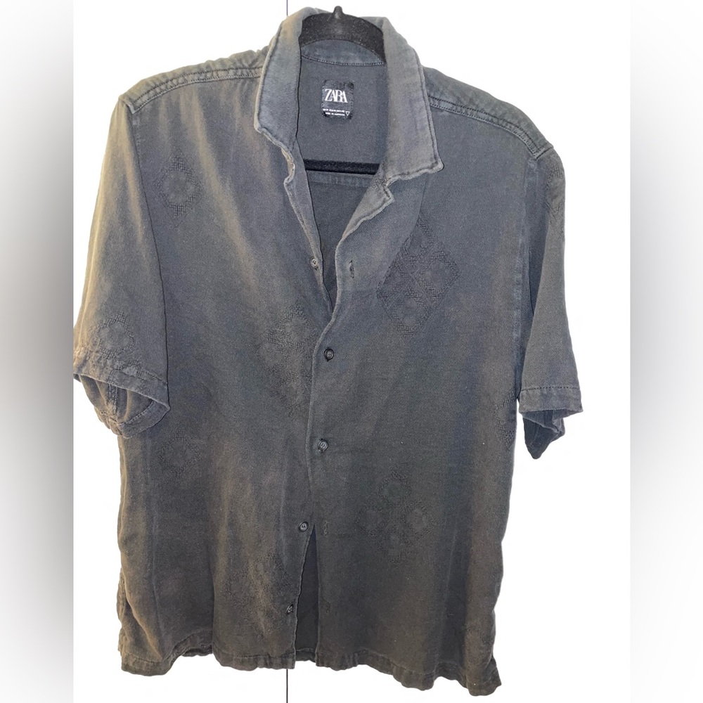 Zara Men’s Button Up